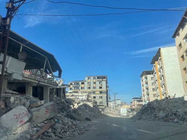  The Kırıkhan region experienced severe damage from the earthquake